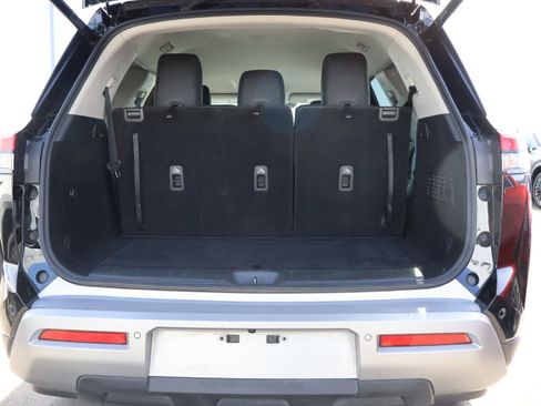 Used 2025 Nissan Pathfinder SL image 19