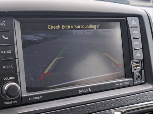 Used 2014 Chrysler Town & Country Touring w/ Driver Convenience Group FWD image 20