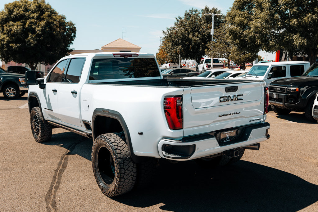 Used 2026 GMC Sierra 3500 Denali Ultimate w/ LPO, Black Badging Package AWD/4WD image 18