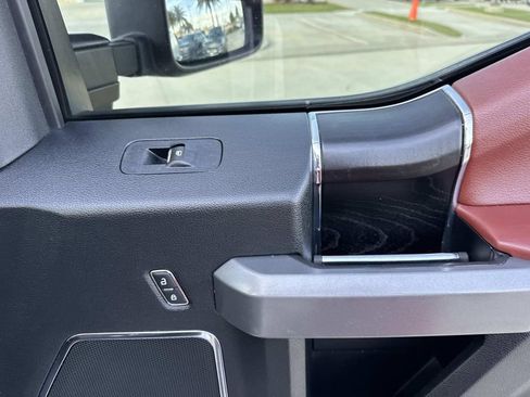Used 2019 Ford F250 Platinum w/ Platinum Ultimate Package image 18