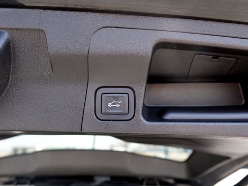 Used 2019 GMC Acadia SLE image 16