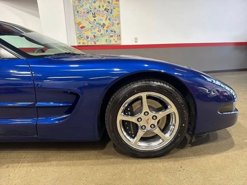 Used 2004 Chevrolet Corvette Convertible w/ Preferred Equipment Group RWD image 62