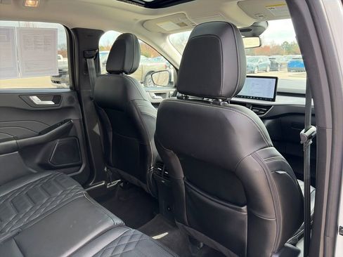 Used 2024 Ford Escape Platinum w/ Premium Technology Package image 39