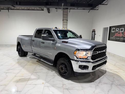 Used 2024 RAM 3500 Big Horn AWD/4WD image 3