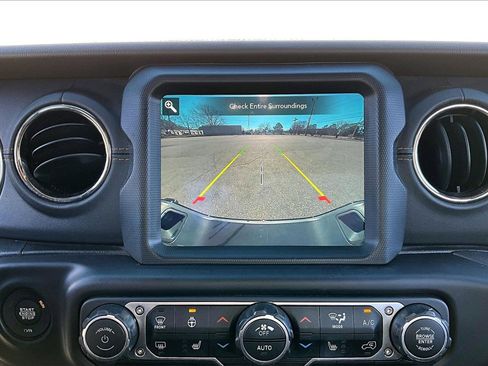 Certified 2021 Jeep Gladiator Overland image 14