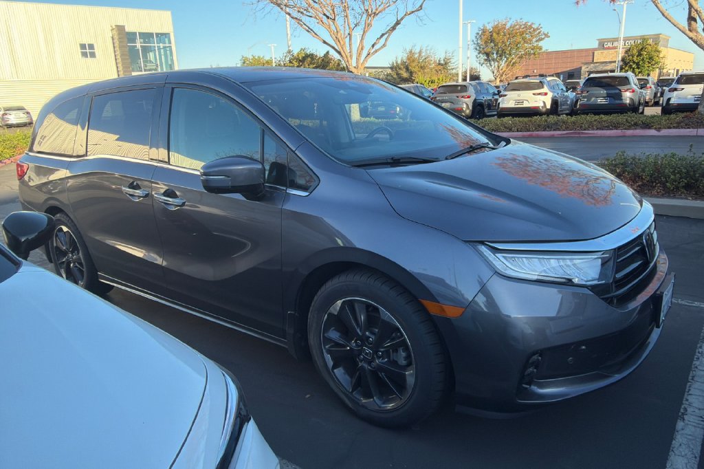 Certified 2024 Honda Odyssey Elite image 2