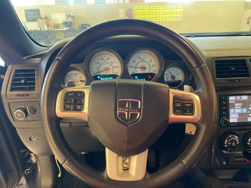Used 2014 Dodge Challenger SXT RWD image 18