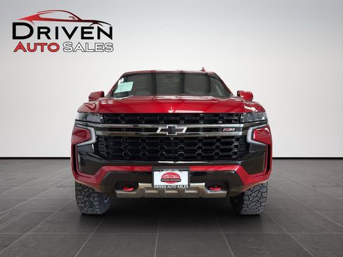 Used 2021 Chevrolet Tahoe Z71 w/ Luxury Package AWD/4WD image 8