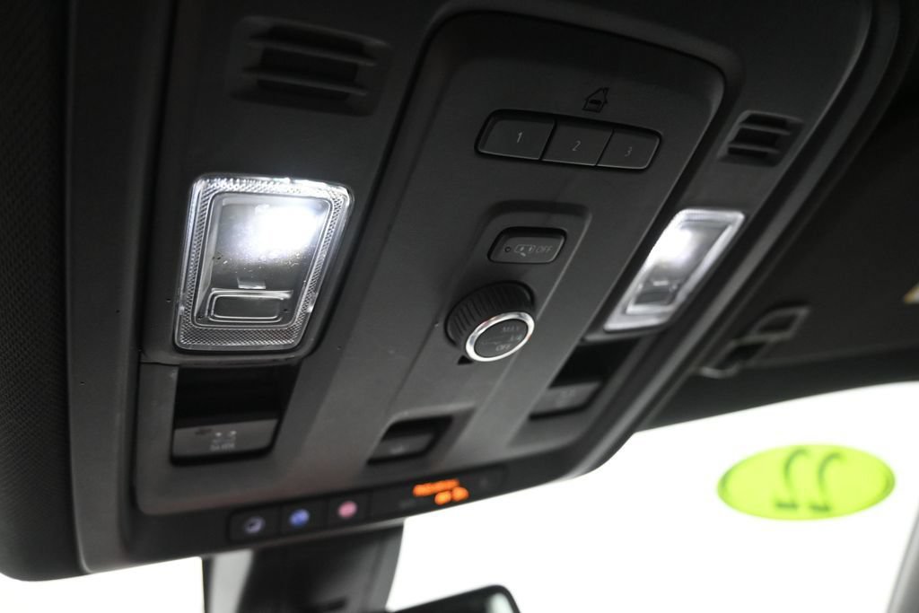Used 2022 Chevrolet Tahoe Z71 AWD/4WD image 39