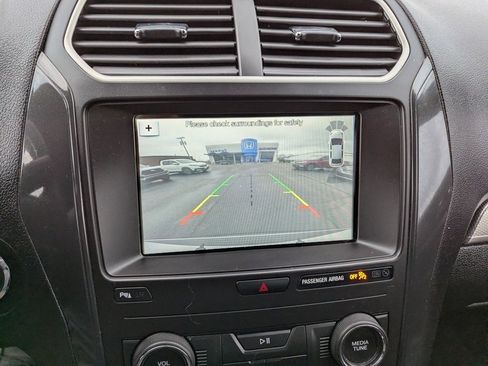 Used 2018 Ford Explorer XLT w/ Equipment Group 202A image 16