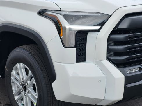 New 2026 Toyota Tundra SR5 w/ SR5 Convenience Package AWD/4WD image 4