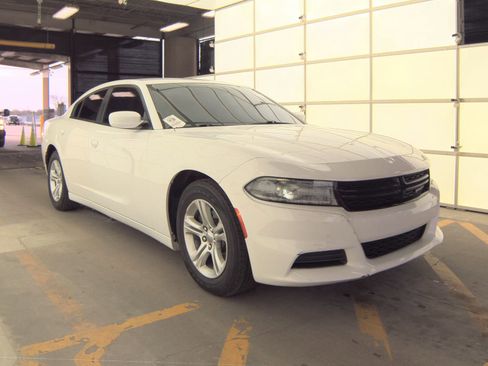 Used 2020 Dodge Charger SXT image 4