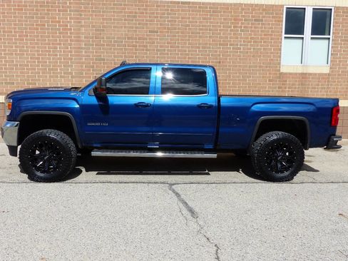 Used 2018 GMC Sierra 3500 SLE w/ SLE Preferred Package AWD/4WD image 6