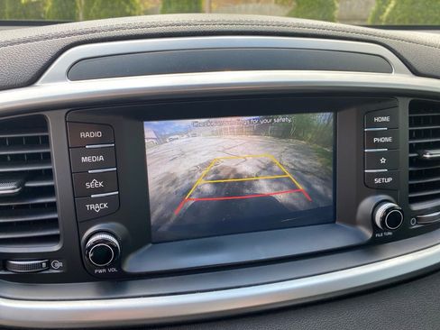 Used 2019 Kia Sorento L FWD image 15