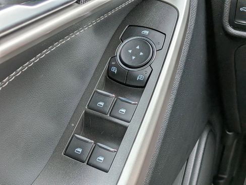 Used 2023 Ford Explorer XLT image 28