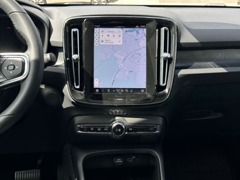 Certified 2023 Volvo C40 P8 Recharge Ultimate image 14