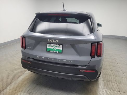 Used 2022 Kia Sorento LX image 7