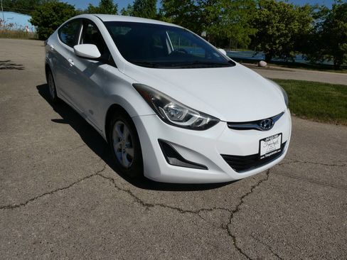 Used 2015 Hyundai Elantra SE image 3