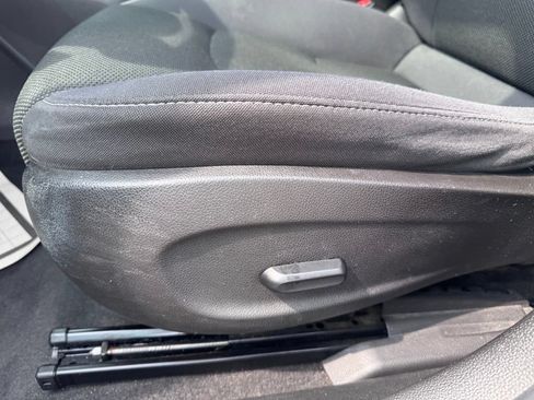 Used 2014 Chevrolet Cruze LT FWD image 11