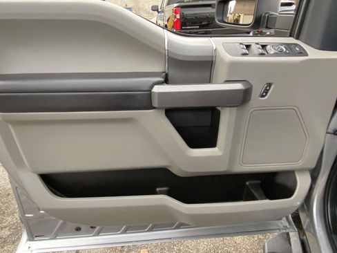 Used 2022 Ford F250 XLT w/ XLT Premium Package image 6