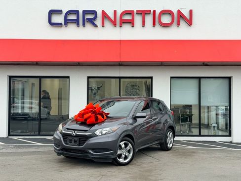 Used 2018 Honda HR-V LX image 2