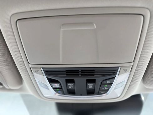 Used 2025 Acura RDX SH-AWD w/ Advance Package image 41