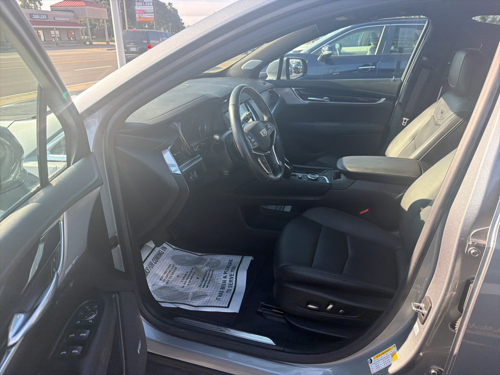 Used 2024 Cadillac XT5 Premium Luxury w/ LPO, Floor Liner Package AWD/4WD image 9