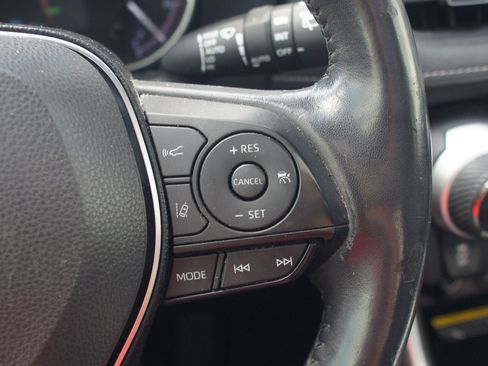 Used 2019 Toyota RAV4 Limited w/ Advanced Technology Package FWD image 12