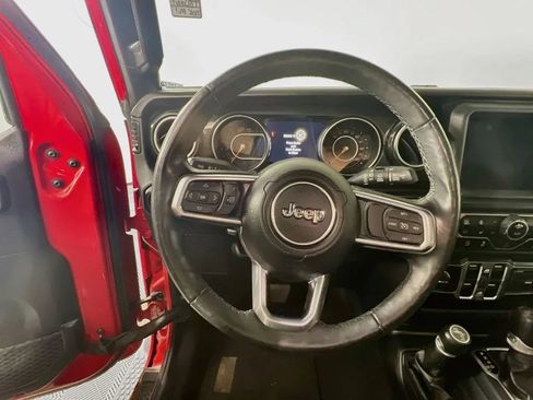 Used 2020 Jeep Wrangler Unlimited Sahara AWD/4WD image 12
