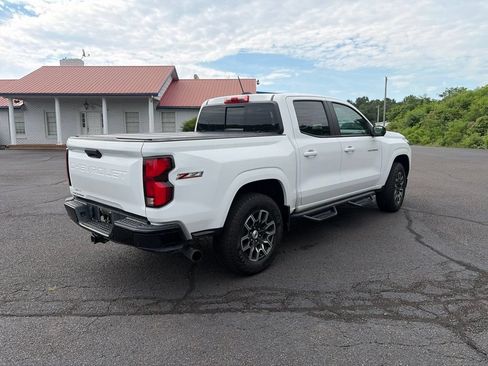 Used 2024 Chevrolet Colorado Z71 w/ Z71 Convenience Package 2 AWD/4WD image 10