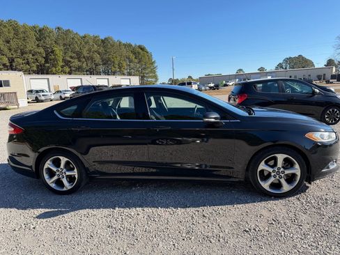 Used 2014 Ford Fusion SE w/ Equipment Group 201A image 6