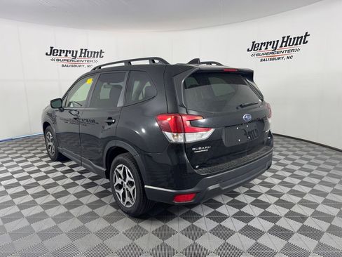 Used 2022 Subaru Forester Premium AWD/4WD image 7