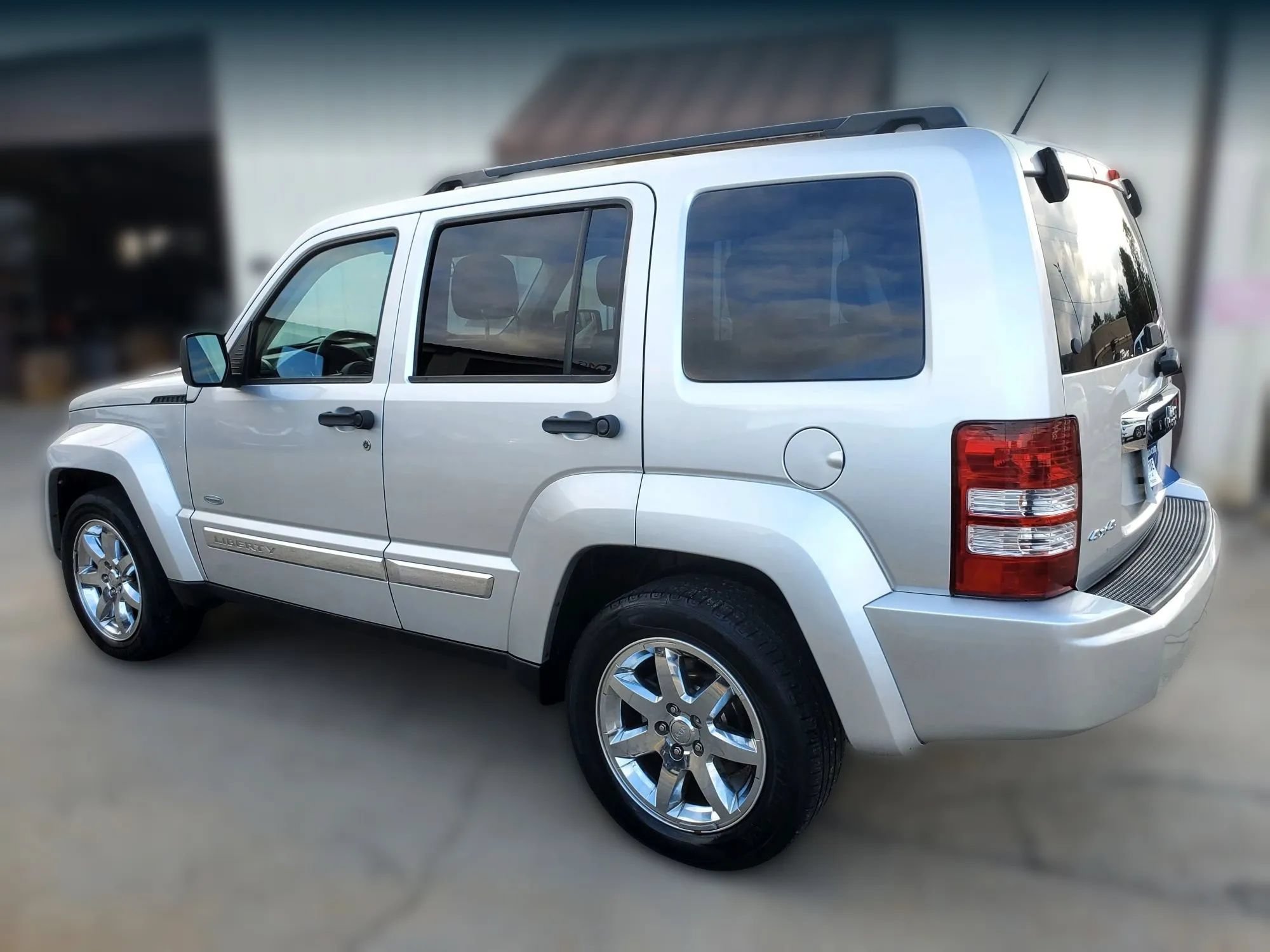 Used 2012 Jeep Liberty Sport AWD/4WD image 8