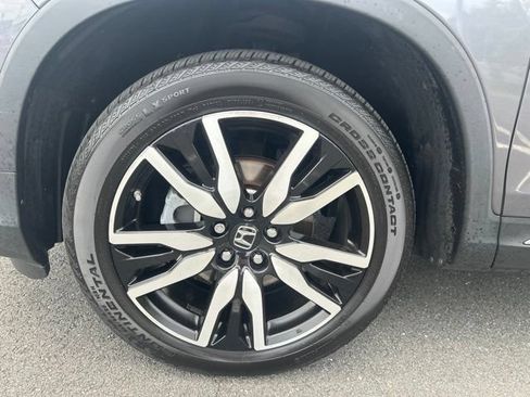 Used 2021 Honda Pilot Touring image 12