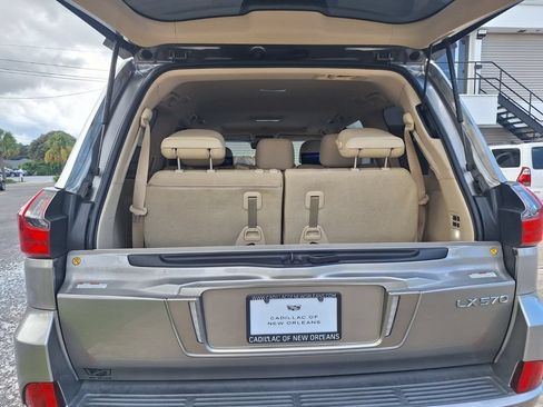 Used 2021 Lexus LX 570 4WD w/ Luxury Package image 30