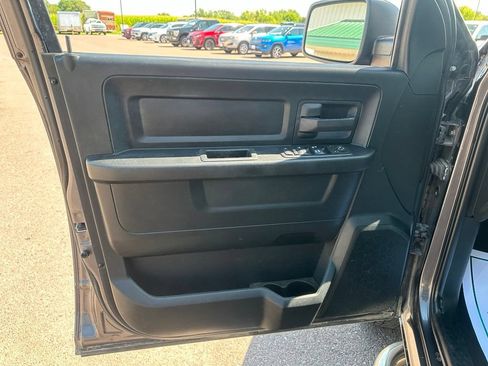 Used 2018 RAM 1500 Express w/ Express Value Package AWD/4WD image 12
