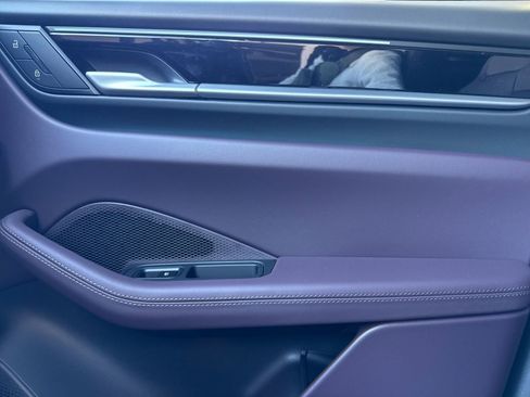 New 2026 Porsche Macan 4 Electric image 20