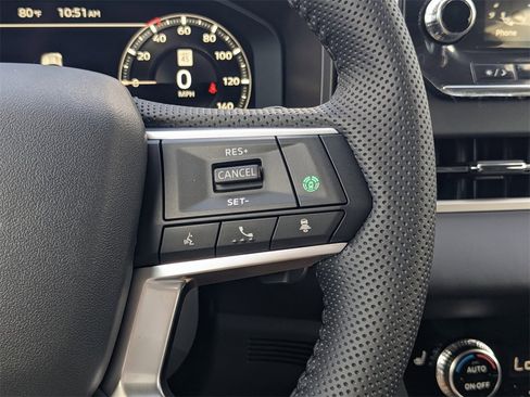 New 2025 Mitsubishi Outlander SE image 28