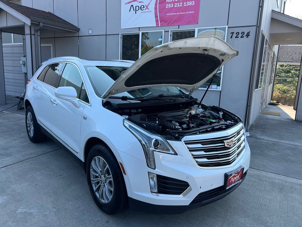 Used 2017 Cadillac XT5 Luxury w/ Driver Awareness Package AWD/4WD image 10