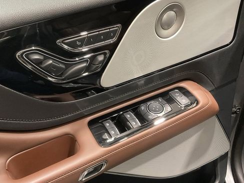 Used 2025 Lincoln Aviator Reserve w/ Luxury Package image 7