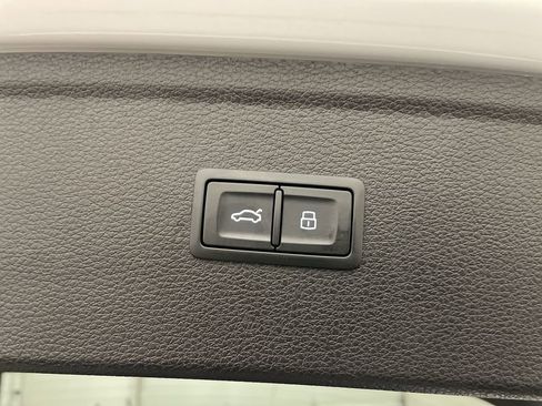 Used 2023 Audi Q5 2.0T Prestige w/ Prestige Package image 32