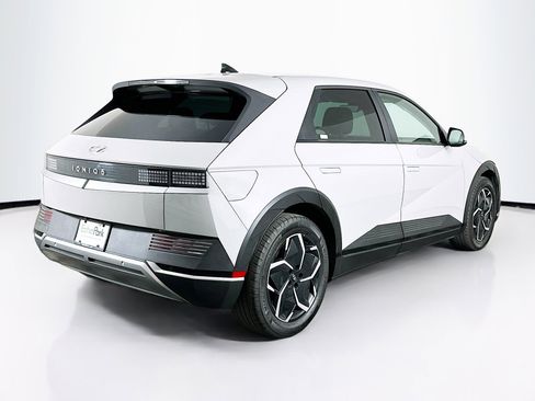 Used 2024 Hyundai Ioniq 5 SEL image 9