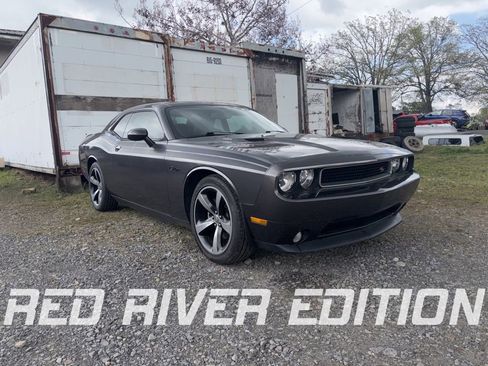 Used 2013 Dodge Challenger R/T image 1