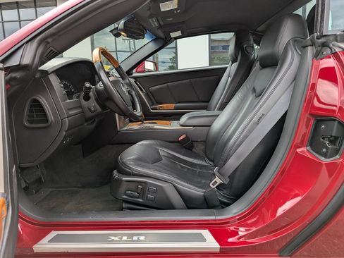 Used 2004 Cadillac XLR RWD image 12