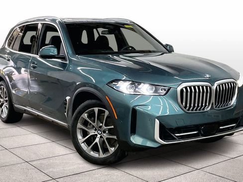 Used 2024 BMW X5 xDrive40i w/ Premium Package image 2