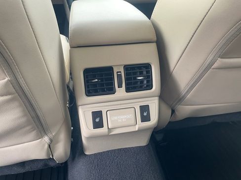 Used 2018 Subaru Outback 3.6R Limited image 22