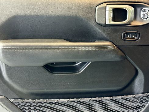 Used 2022 Jeep Wrangler Unlimited Rubicon 4xe image 17