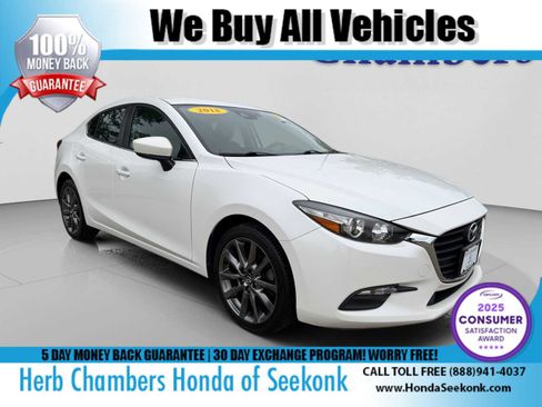 Used 2018 MAZDA MAZDA3 Touring FWD image 1