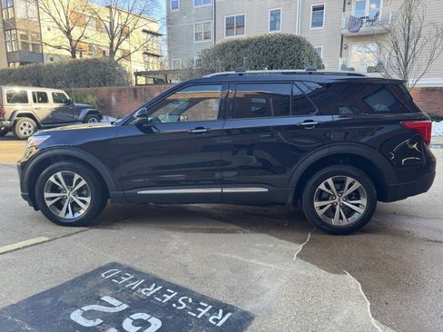 Used 2020 Ford Explorer Platinum w/ Premium Technology Package image 7