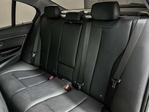 Used 2018 BMW 320i xDrive Sedan image 22